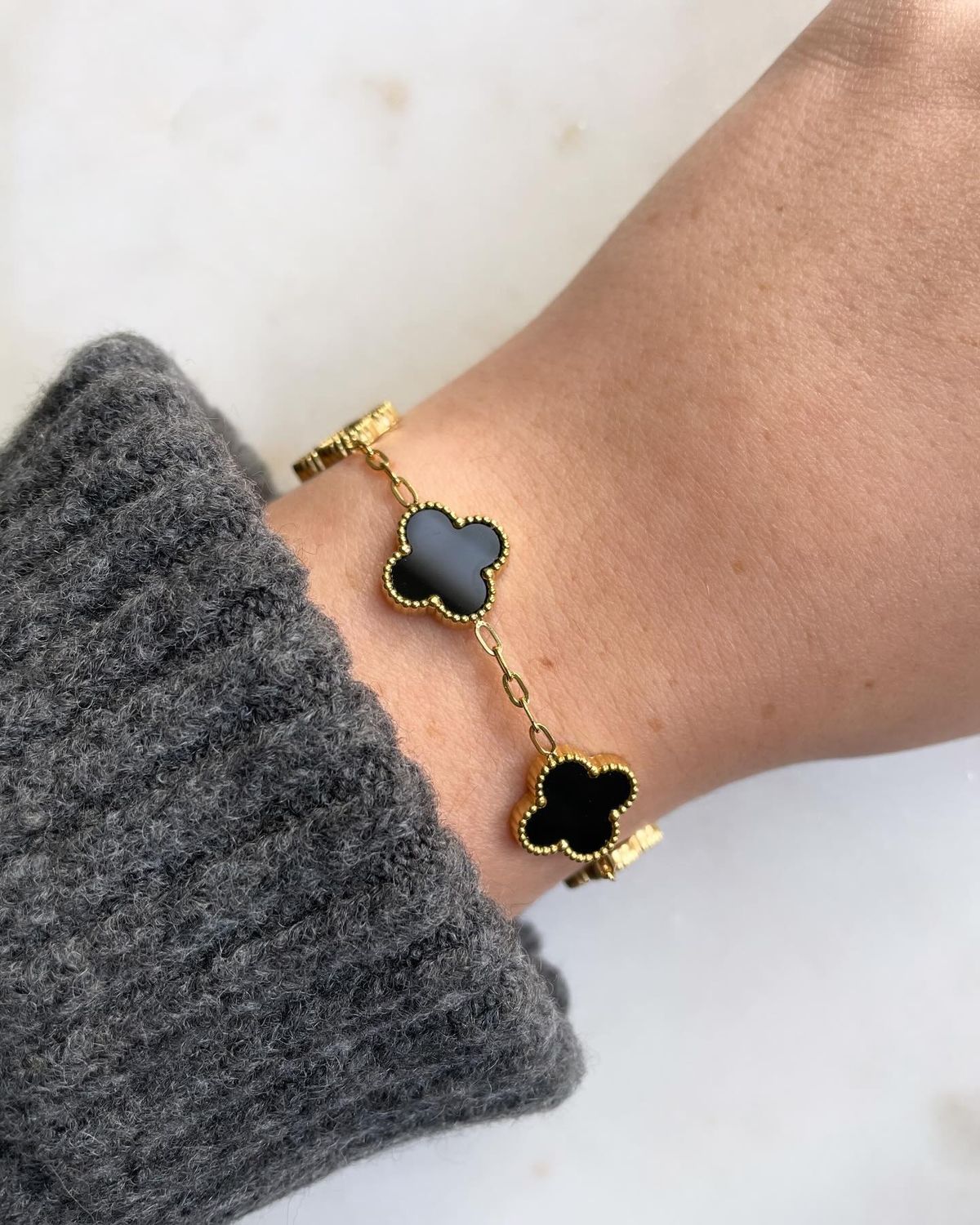Bracelet Trèfle Noir Élégance